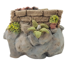 Cargar imagen en el visor de la galería, Maceta de barro con forma de casa hecha por Norma Ramírez