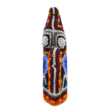 Cargar imagen en el visor de la galería, Lobito aullando mini decorado con motivos wixárika