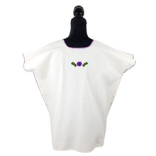 Cargar imagen en el visor de la galería, Blusa Amuzgo de manta con bordados tradicionales