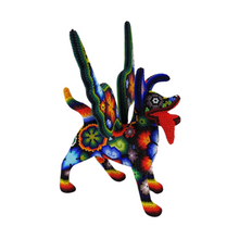 Cargar imagen en el visor de la galería, Dante hecho de madera tallado a mano y decorado con motivos wixárika