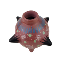 Cargar imagen en el visor de la galería, Piñata de barro bruñido pintada a mano