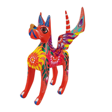 Cargar imagen en el visor de la galería, Alebrije oaxaqueño grande, perro con alas de madera copal