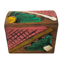 Cargar imagen en el visor de la galería, Cofre alhajero de madera tallada, hecho en Pátzcuaro, Michoacán