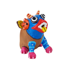 Cargar imagen en el visor de la galería, Alcancía de cerdito con máscara, o nahual, tamaño mini