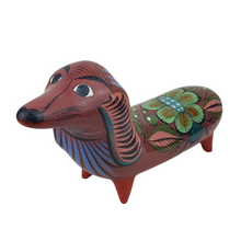 Cargar imagen en el visor de la galería, Perrito salchicha de barro bruñido pintado a mano