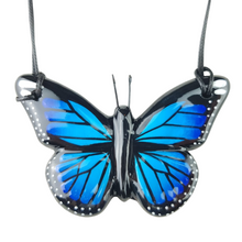 Cargar imagen en el visor de la galería, Juego de bisutería de barro policromado con forma de mariposa monarca, y azul