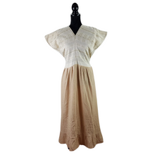 Cargar imagen en el visor de la galería, Vestido Quetzally unitalla, de manta con textil de telar, elaborado en Mitla, Oaxaca