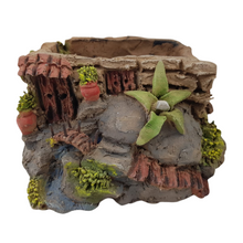 Cargar imagen en el visor de la galería, Maceta de barro con forma de casa hecha por Norma Ramírez