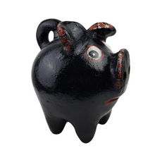 Cargar imagen en el visor de la galería, Alcancía con forma de cerdito bola hecho de barro natural