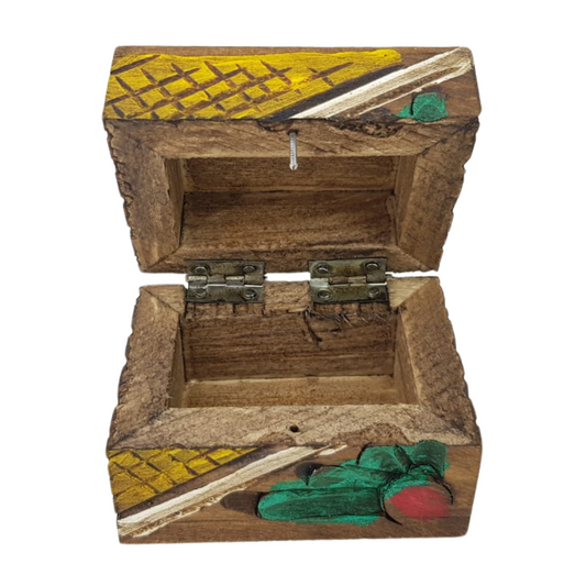 Cofre alhajero de madera tallada, hecho en Pátzcuaro, Michoacán