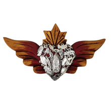 Cargar imagen en el visor de la galería, Corazón alado de madera decorado con milagritos