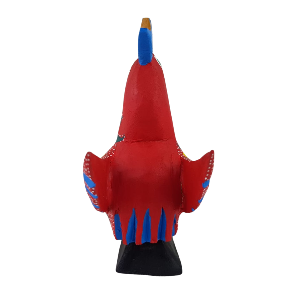 Alebrije oaxaqueño mediano, con forma de gallo, de madera de copal
