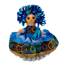 Cargar imagen en el visor de la galería, Muñeca de trapo otomí Lele grande