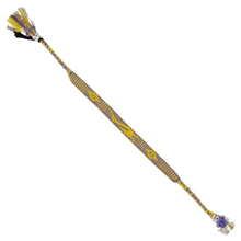 Cargar imagen en el visor de la galería, Pulsera tejida con hilo de algodón decorada con monitos