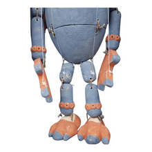 Cargar imagen en el visor de la galería, Títere de barro del dios prehispánico murciélago Camazotz, deidad de los aztecas y los mayas