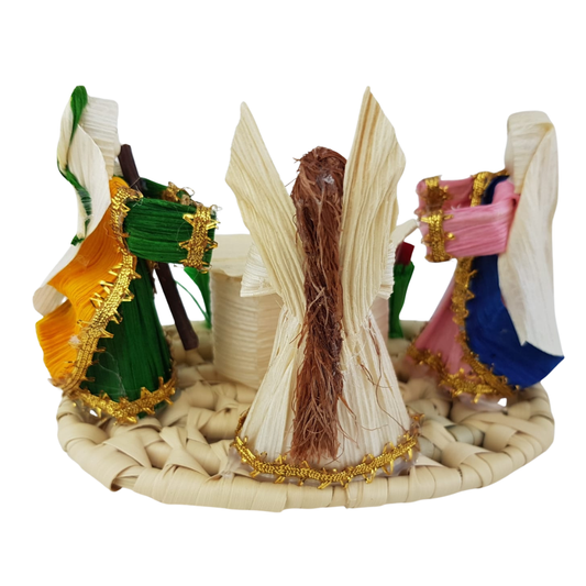 Nacimiento miniatura de totomoxtle, elaborado con hoja de maíz