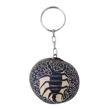 Cargar imagen en el visor de la galería, Llavero de jícara decorado con tallado a mano, en Oaxaca