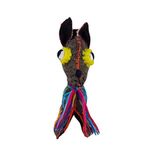 Cargar imagen en el visor de la galería, Animalito de lana, peluche perro chihuahua artesanal bordado a mano en Chiapas