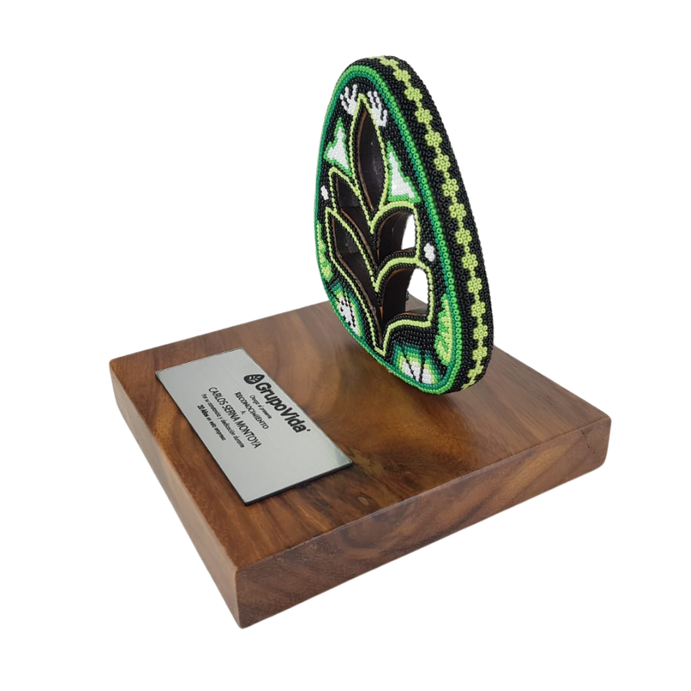 Premio Hoja en Arte Wixárika Chaquira | Pieza de Lujo