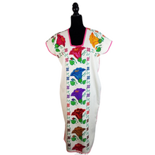 Cargar imagen en el visor de la galería, Vestido huanengo con bordado de punto de cruz, con flores y enredaderas