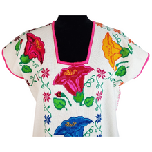 Cargar imagen en el visor de la galería, Vestido huanengo con bordado de punto de cruz, con flores y enredaderas