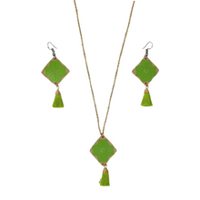 Cargar imagen en el visor de la galería, Juego de bisutería de jícara tallada de Oaxaca