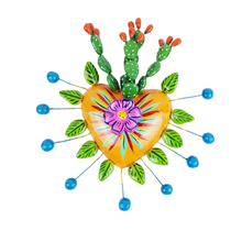 Cargar imagen en el visor de la galería, Corazón nopalero, figura surrealista de arte popular mexicano elaborada con barro betus