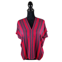 Cargar imagen en el visor de la galería, Huipil Pantelhó fino, tejido en telar de cintura y brocado con mariposas, ranas o flores