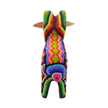 Cargar imagen en el visor de la galería, Borrego cimarrón chico decorado con motivos wixárika