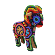 Cargar imagen en el visor de la galería, Borrego cimarrón chico decorado con motivos wixárika