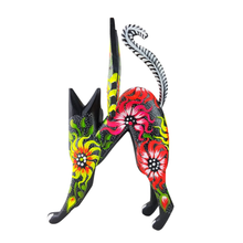 Cargar imagen en el visor de la galería, Alebrije oaxaqueño grande, gato con alas de madera copal