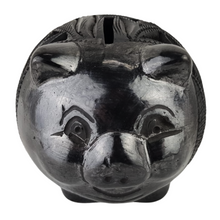 Cargar imagen en el visor de la galería, Alcancía con forma de cerdito, elaborada con barro negro en Oaxaca