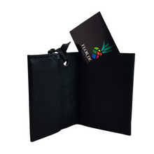 Cargar imagen en el visor de la galería, Tarjetero de piel costurado a mano con y sin broche