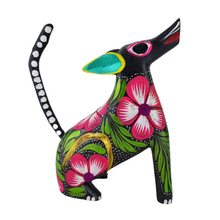 Cargar imagen en el visor de la galería, Alebrije oaxaqueño mediano, con forma de perro, de madera de copal