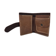 Cargar imagen en el visor de la galería, Cartera rústica de piel costurada a mano