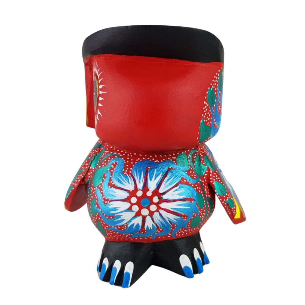 Alebrije búho tallado en madera copal y decorado a mano
