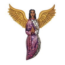 Cargar imagen en el visor de la galería, Angelito mini de madera decorado con milagritos