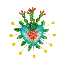 Cargar imagen en el visor de la galería, Corazón nopalero, figura surrealista de arte popular mexicano elaborada con barro betus