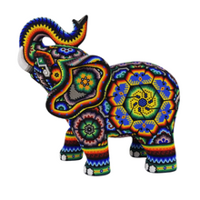Cargar imagen en el visor de la galería, Elefante tallado en madera decorado con motivos Wixáricas