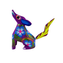 Cargar imagen en el visor de la galería, Alebrije coyote tallado en madera copal y decorado a mano con flores
