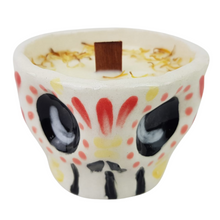 Cargar imagen en el visor de la galería, Veladora aromática en taza de cerámica con forma de calaverita, hecha en Guadalajara, Jalisco