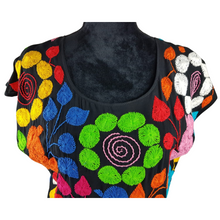 Cargar imagen en el visor de la galería, Blusa mediana de gala mazateca, bordado relleno de Jalapa de Díaz