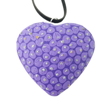 Cargar imagen en el visor de la galería, Dije con forma de corazón, elaborado con de copal, en Oaxaca
