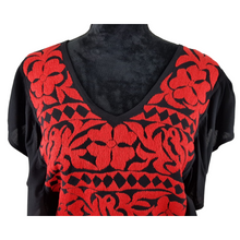 Cargar imagen en el visor de la galería, Blusa de bordado Mazateca con olán y espalda semi descubierta