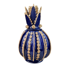 Cargar imagen en el visor de la galería, Piña mediana decorada con la técnica de barro vidriado