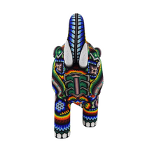 Cargar imagen en el visor de la galería, Elefante tallado en madera decorado con motivos Wixáricas
