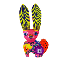 Cargar imagen en el visor de la galería, Alebrije conejo grande tallado en madera copal