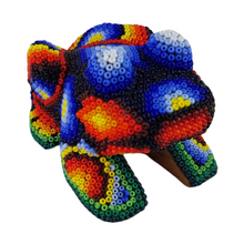 Cargar imagen en el visor de la galería, Ranita mini decorada con motivos wixárica