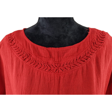Cargar imagen en el visor de la galería, Blusa mariposa de manta con corte suelto, hecha en Oaxaca