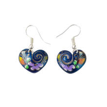 Cargar imagen en el visor de la galería, Arete mini de cobre decorado con mariposas y flores